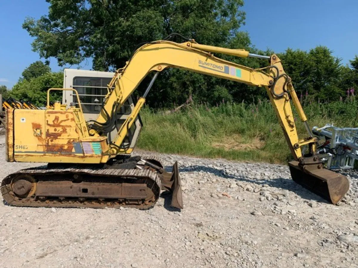 SUMITOMO SH60 (6T) DIGGER WITH BLADE - Image 2