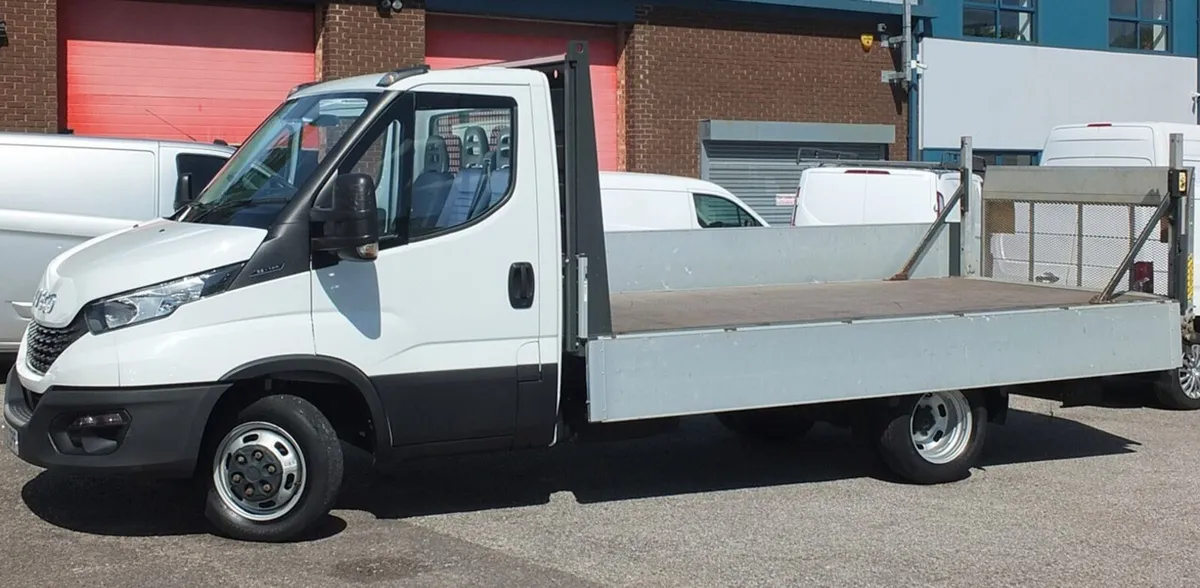 VB - 2022 Iveco Daily Dropside Van - Image 3