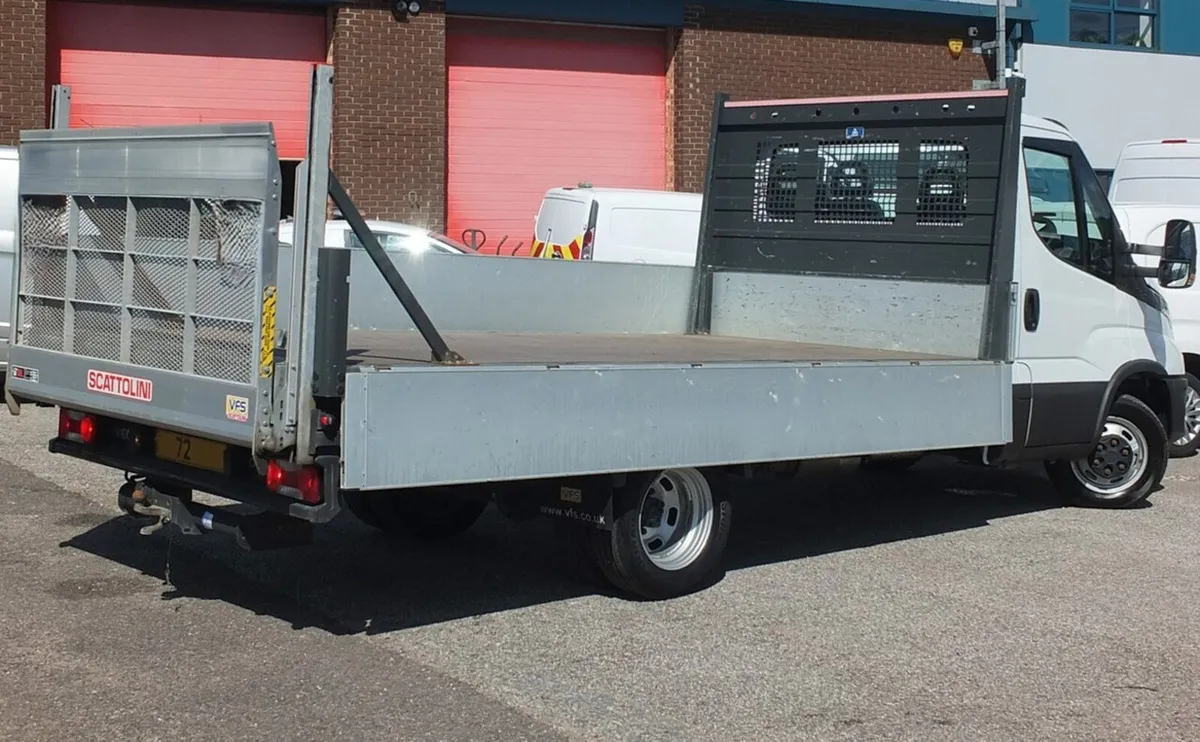VB - 2022 Iveco Daily Dropside Van - Image 2