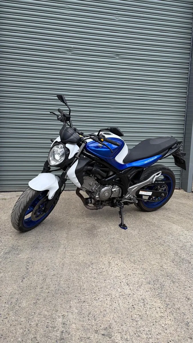 Suzuki SV 2015 - Image 1