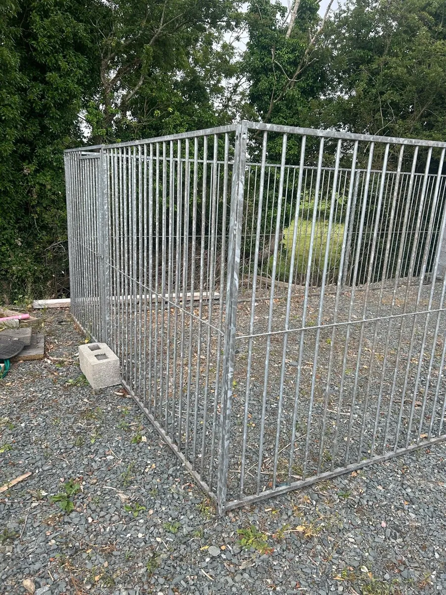 Dog pen - Image 2