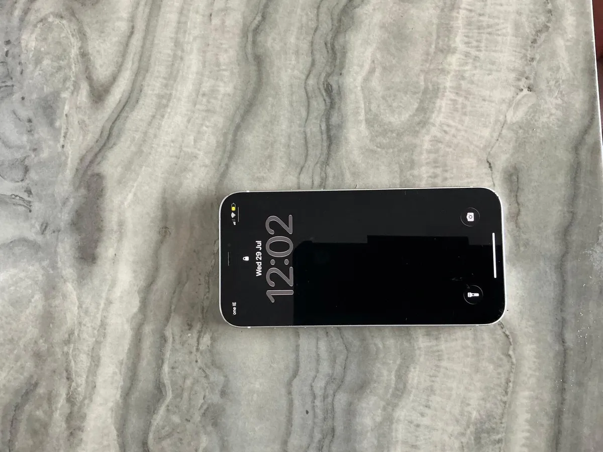 iPhone 12 - Image 3