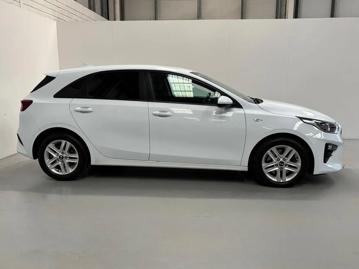 2022 Kia Ceed Van - Image 2