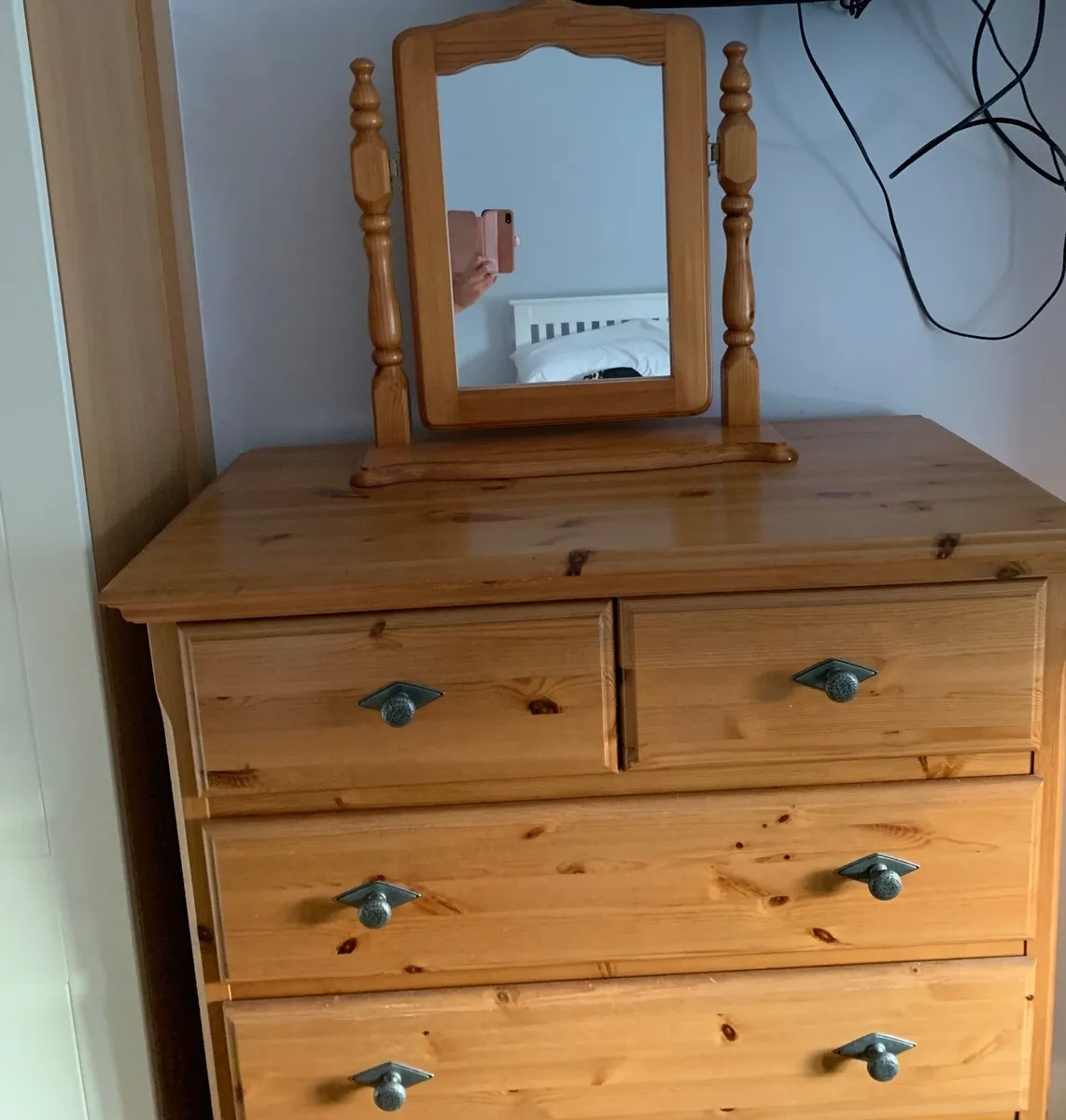 Solid pine chest of drawers & matching mirror - Image 1