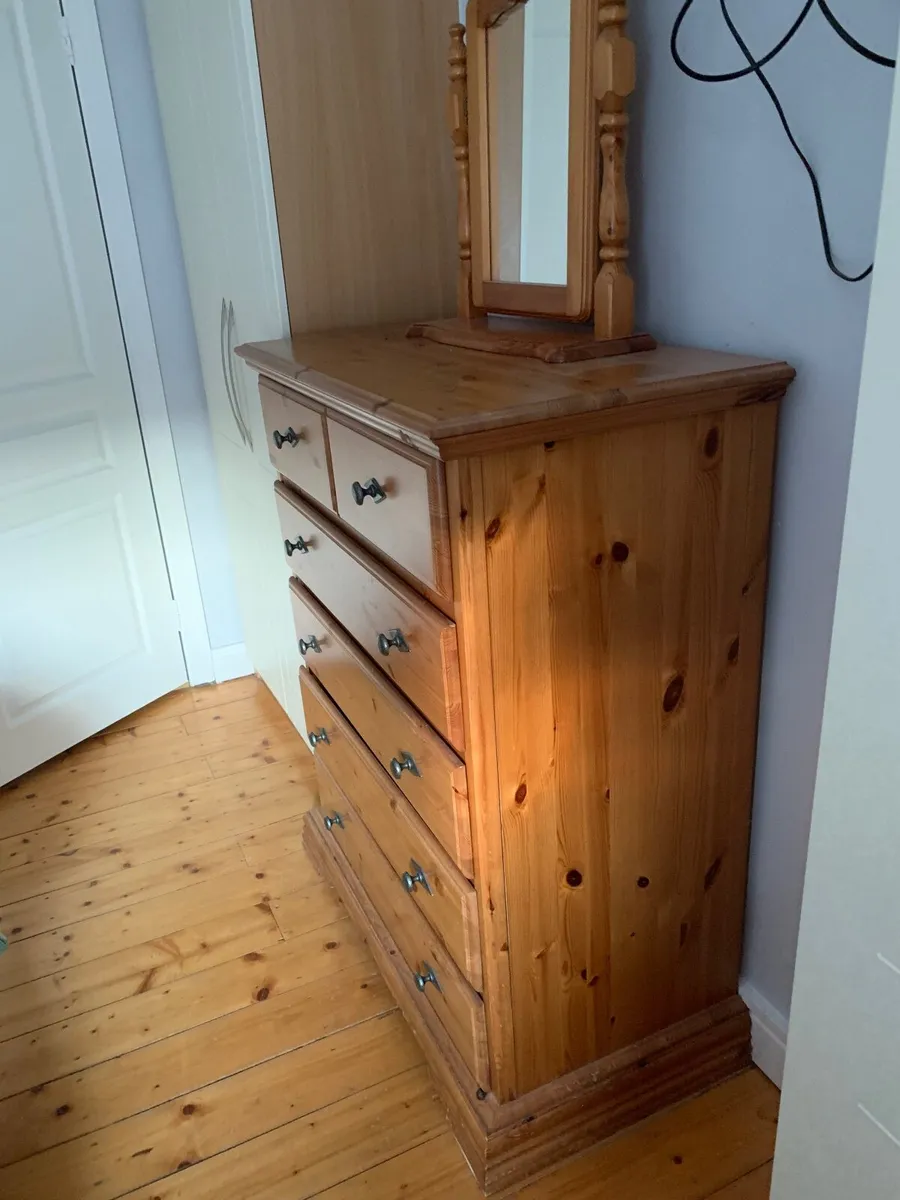 Solid pine chest of drawers & matching mirror - Image 4