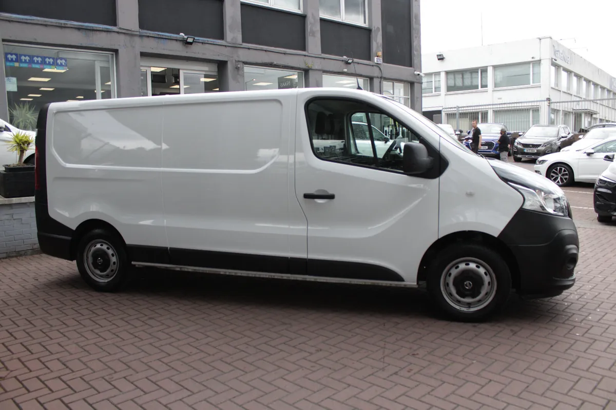 2021 NISSAN NV300 3 SEATER MANUAL - Image 3