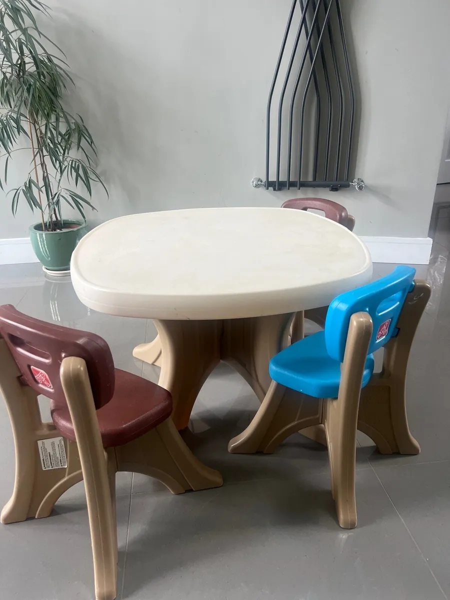 Step2 Kids kitchen table and chairs
