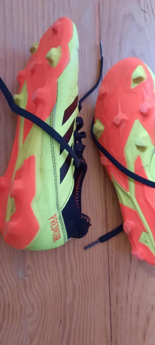 Uk 2 Adidas football boots and shin guards - Image 1