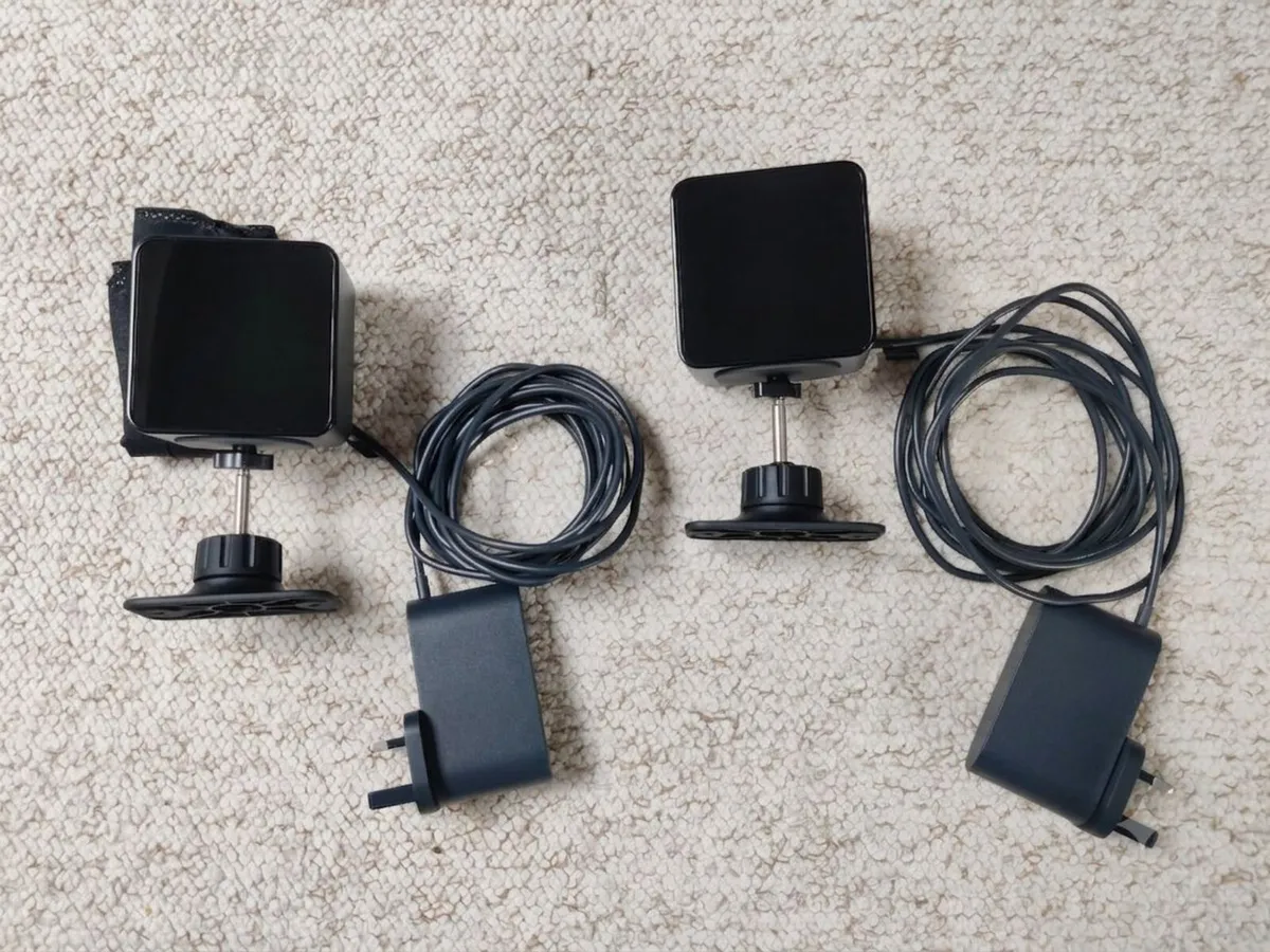 HTC Vive VR Controllers + 1.0 Base Stations - Image 2