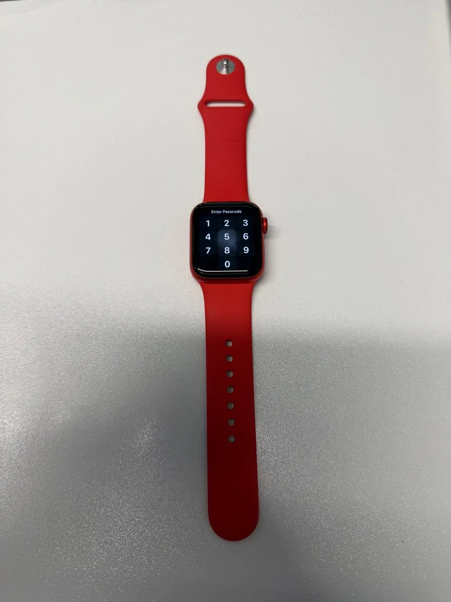 Apple Watch Series 6 GPS 40mm /Good Battery Health