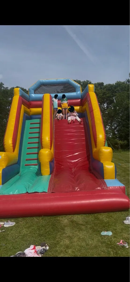 Bouncy castle - Image 2