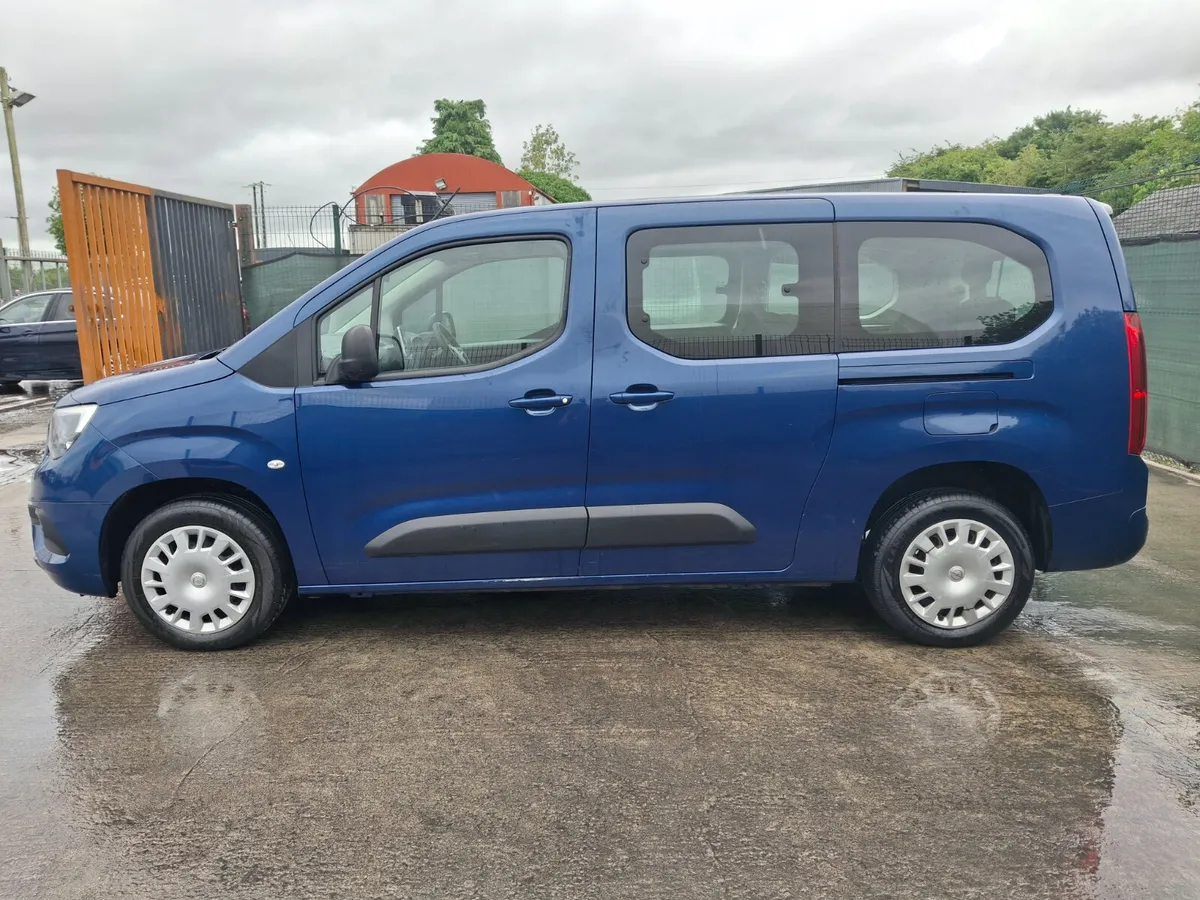 222 Opel Combo Life  7 seater.Drive away - Image 4