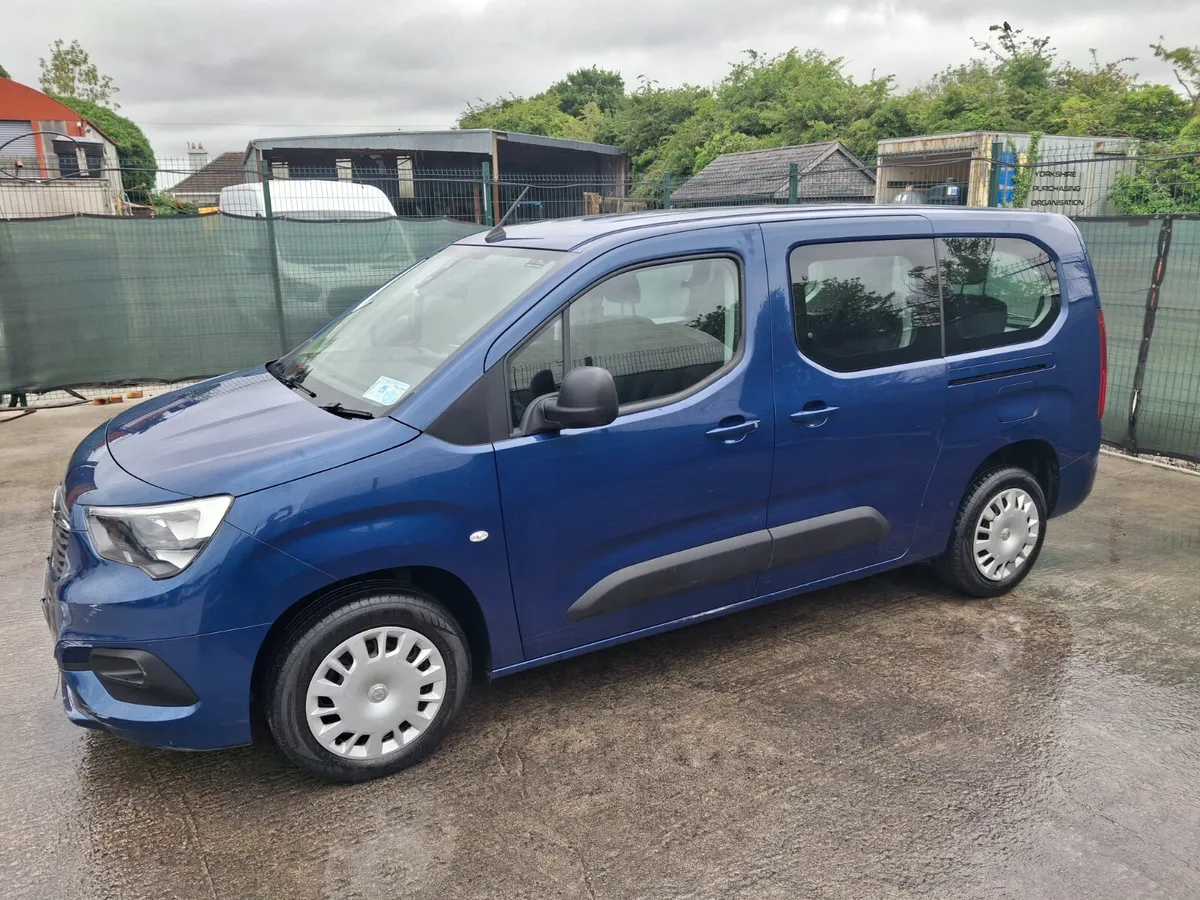222 Opel Combo Life  7 seater.Drive away - Image 1