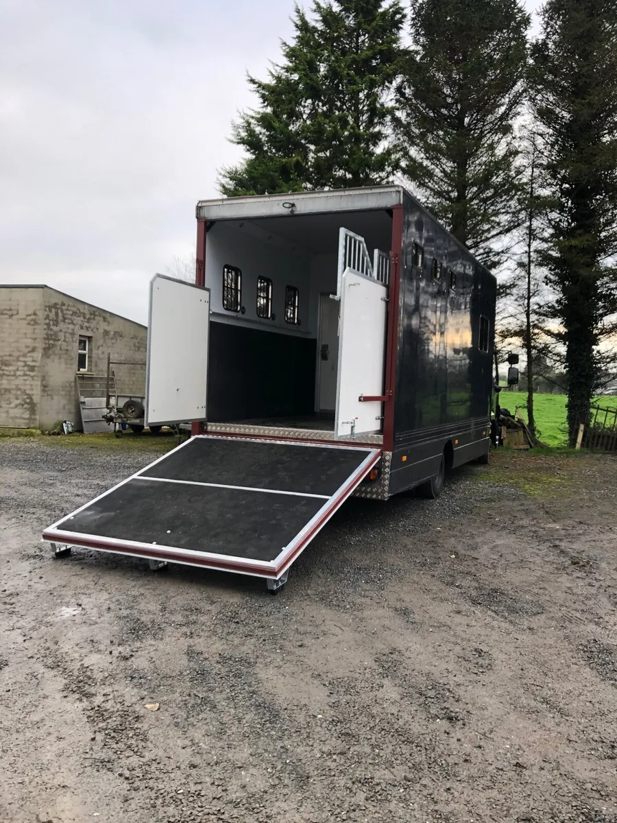 Horse lorry - Image 3
