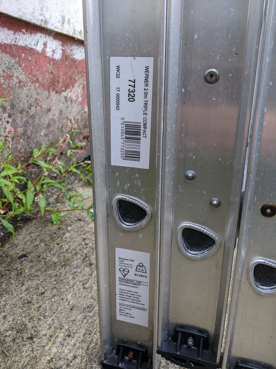 Werner Triple Compact Extension Ladder - Image 3