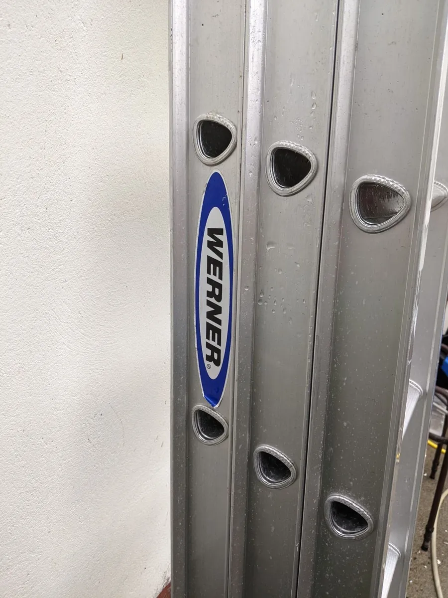 Werner Triple Compact Extension Ladder - Image 2