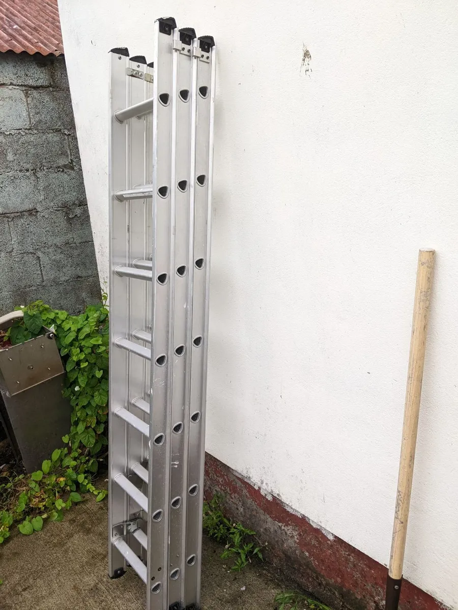 Werner Triple Compact Extension Ladder - Image 4