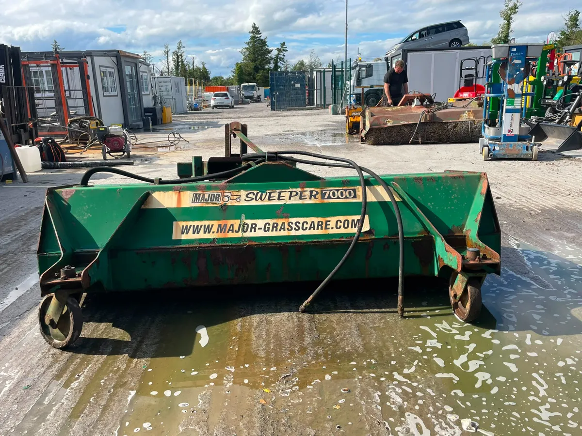 Major Hydraulic Sweeper - Image 2