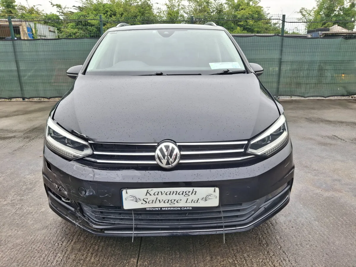 172 Volkswagen Touran  7 seater  Automatic - Image 4