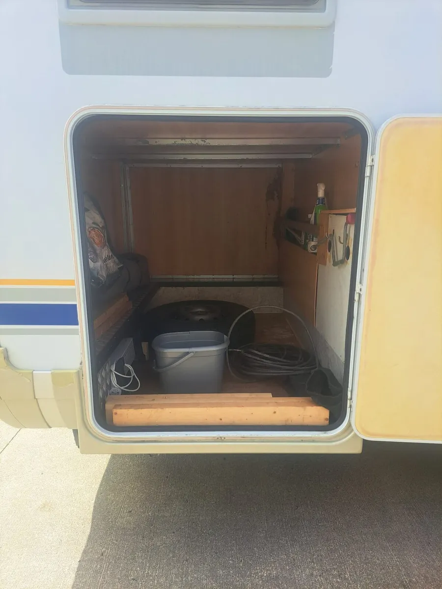Camper Van - Image 4