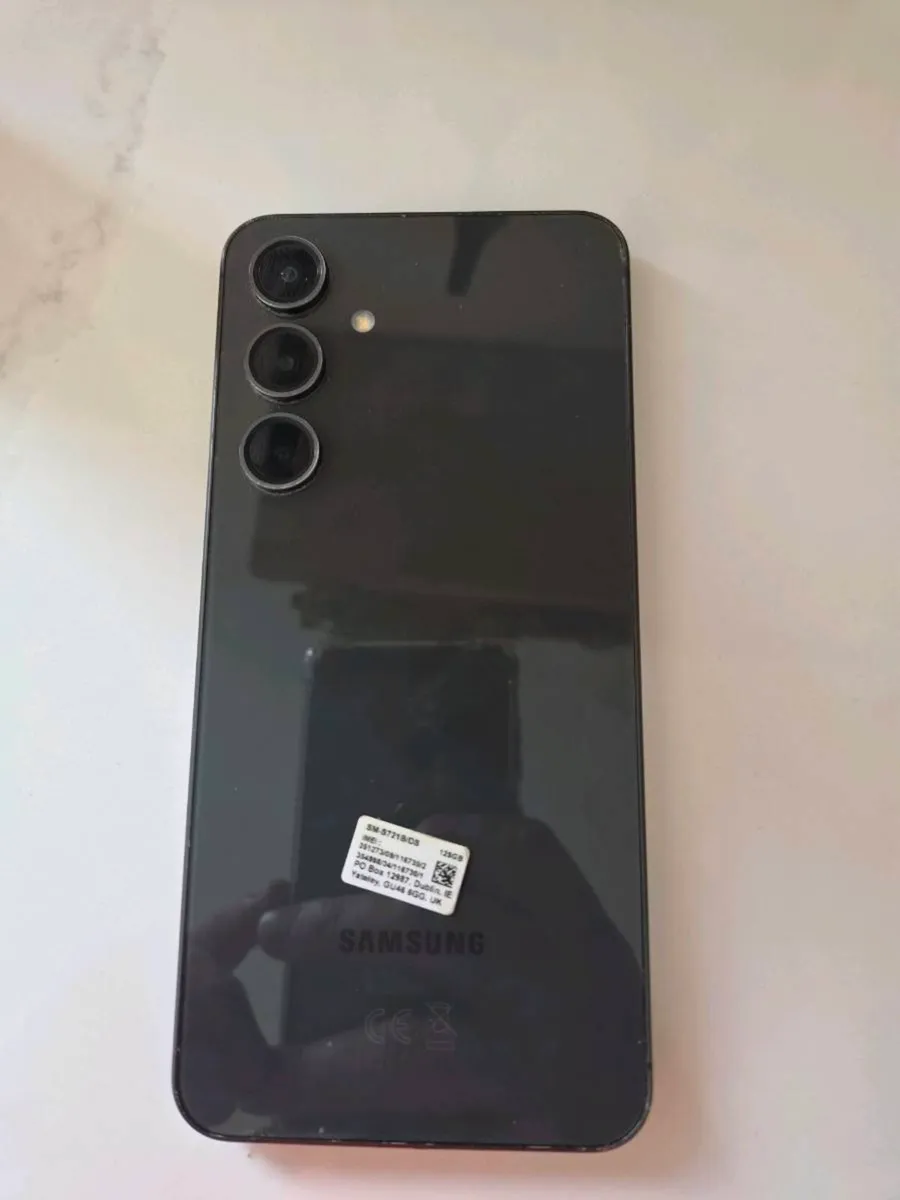 Samsung S24 fe - Image 2