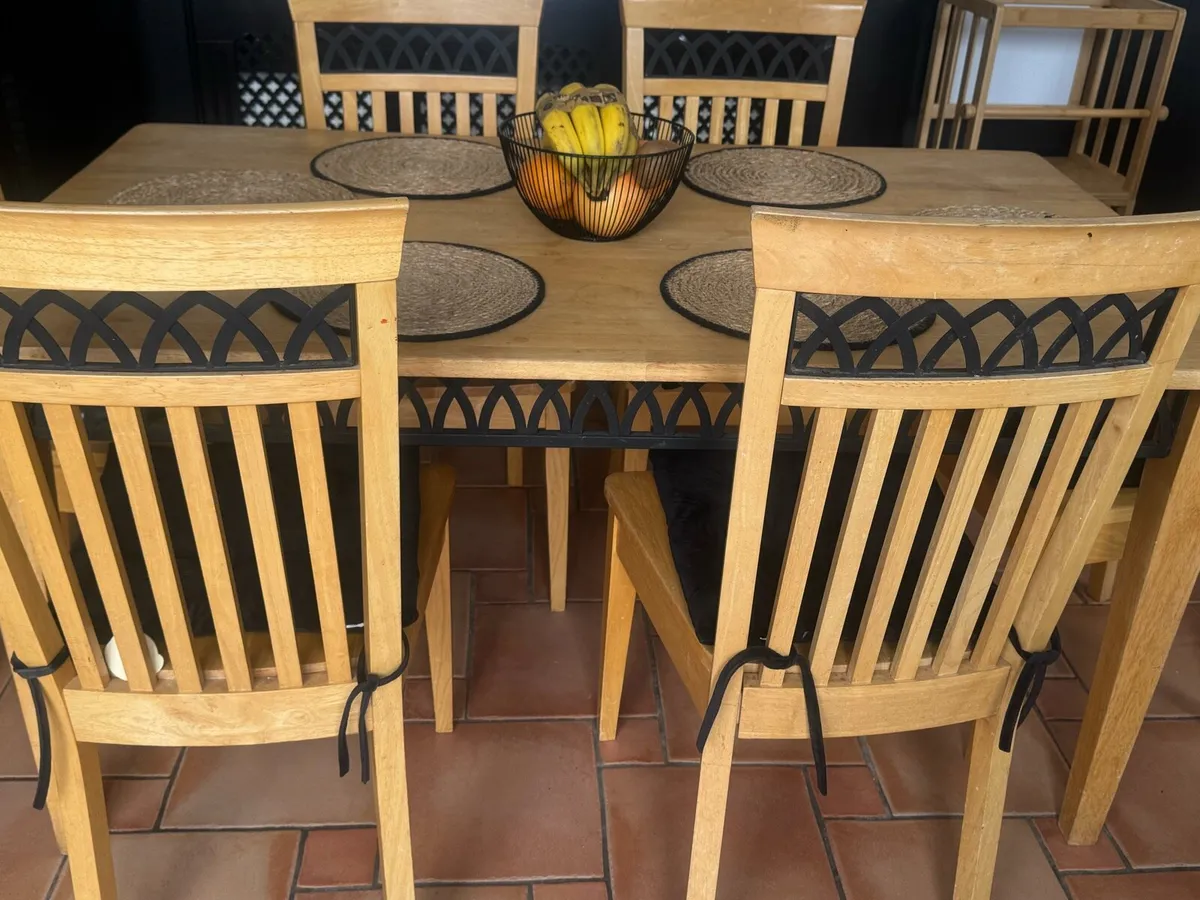 Kitchen table and 6 chairs - Image 2