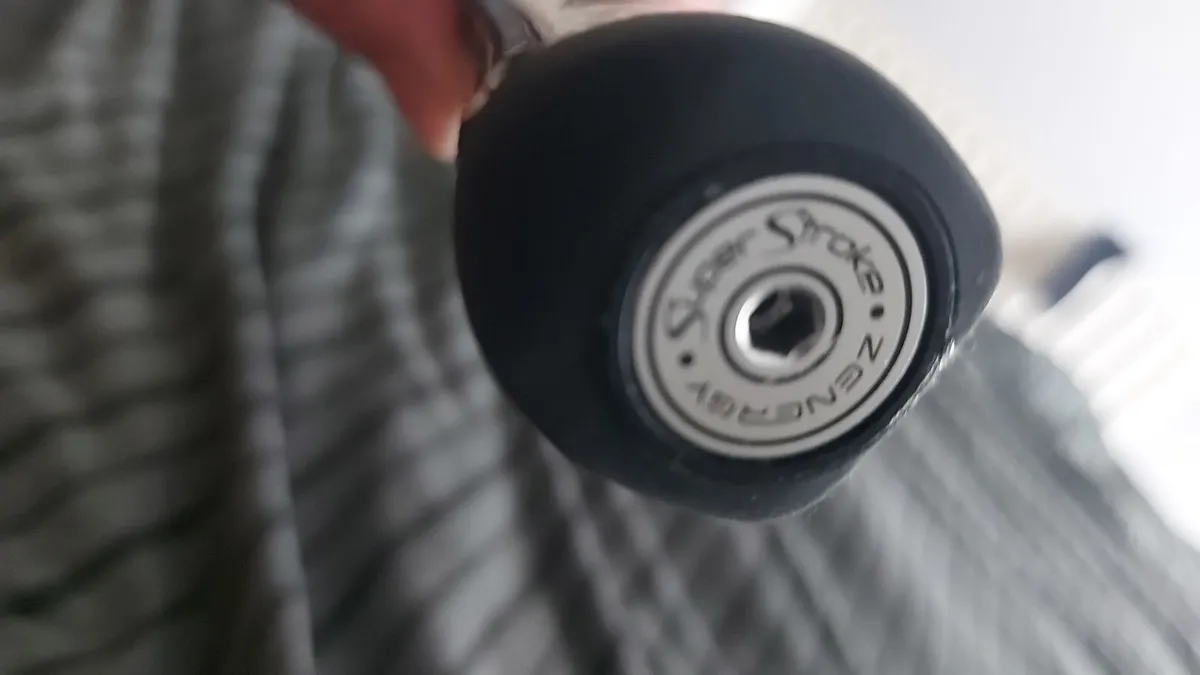 Odyssey protype putter black out shaft - Image 3