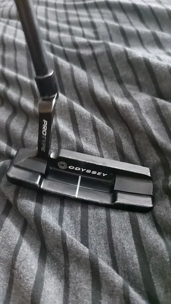 Odyssey protype putter black out shaft - Image 2