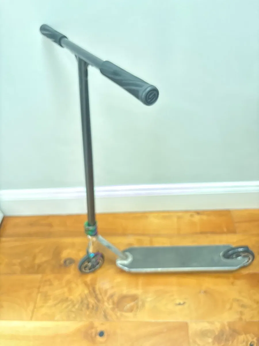 Stunt Scooter - Image 1
