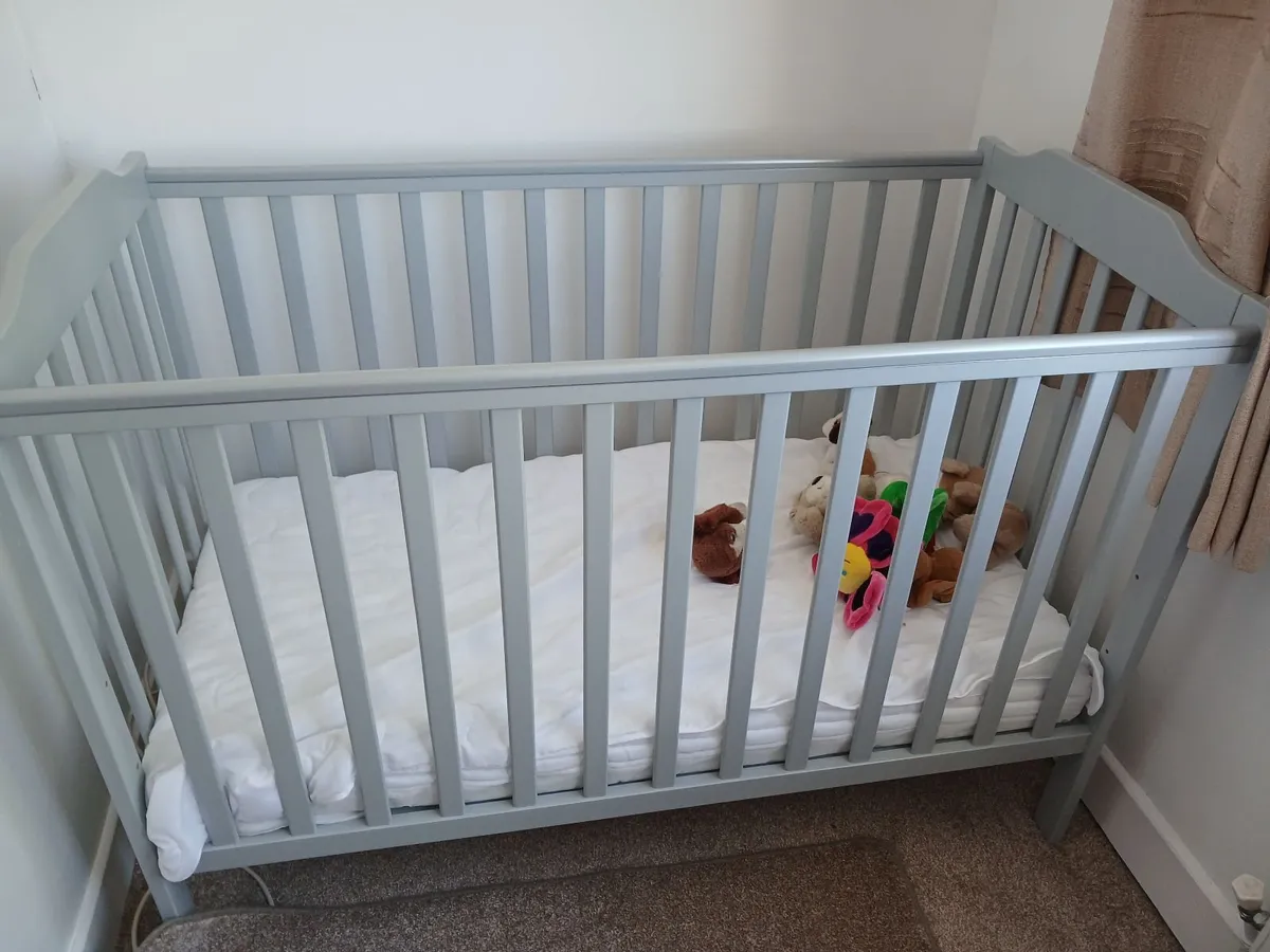Cot - Image 1