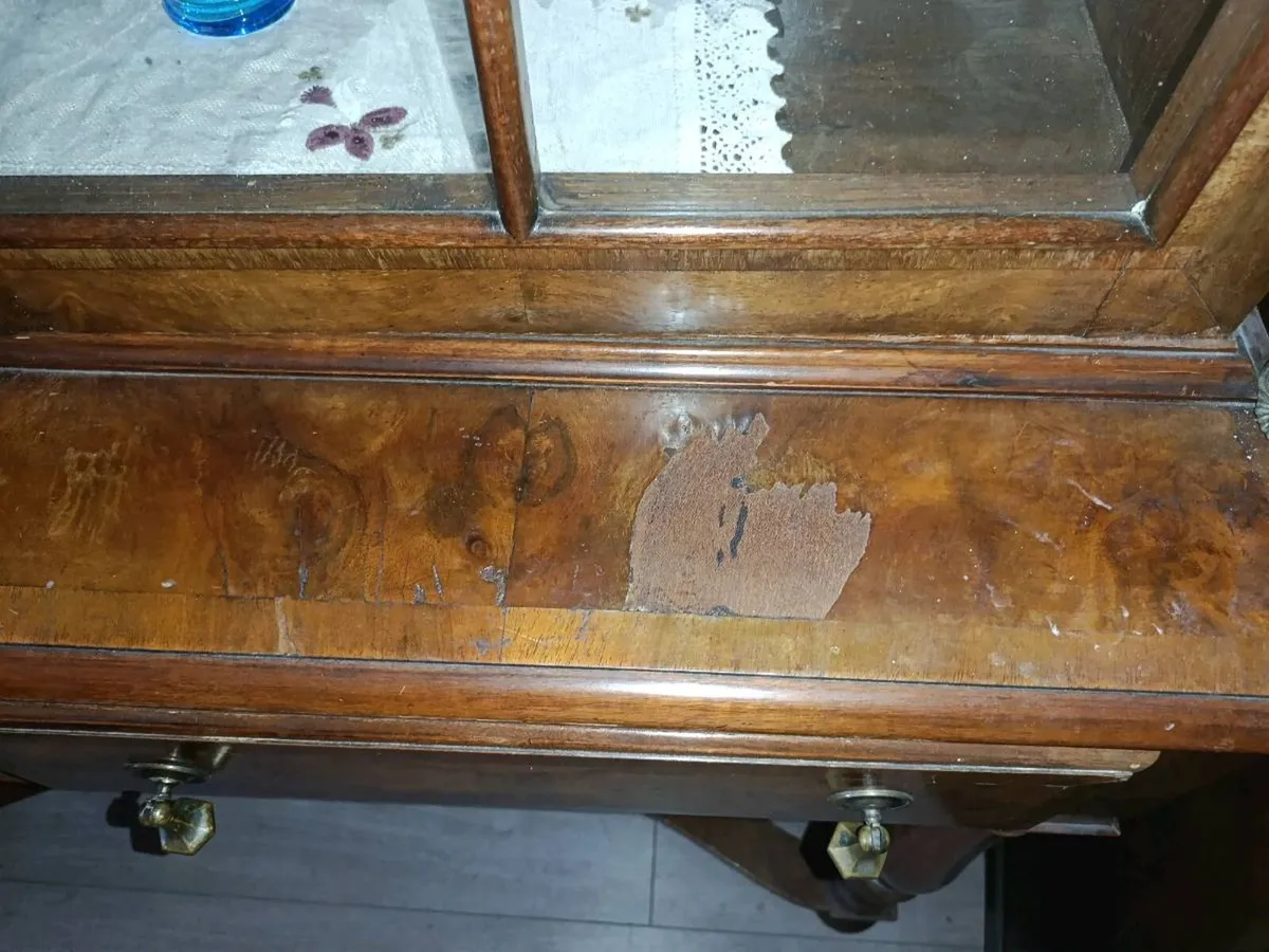 Antique cabinet - Image 2