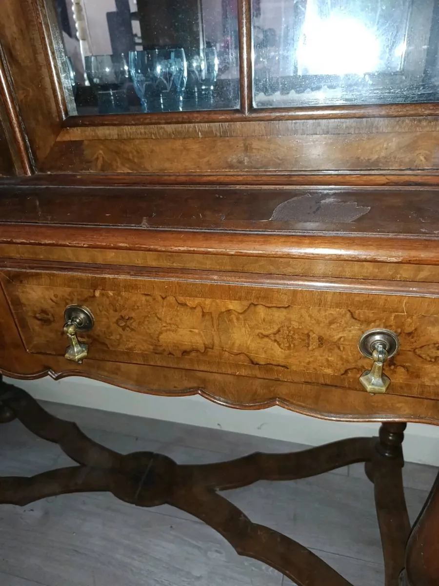 Antique cabinet - Image 3
