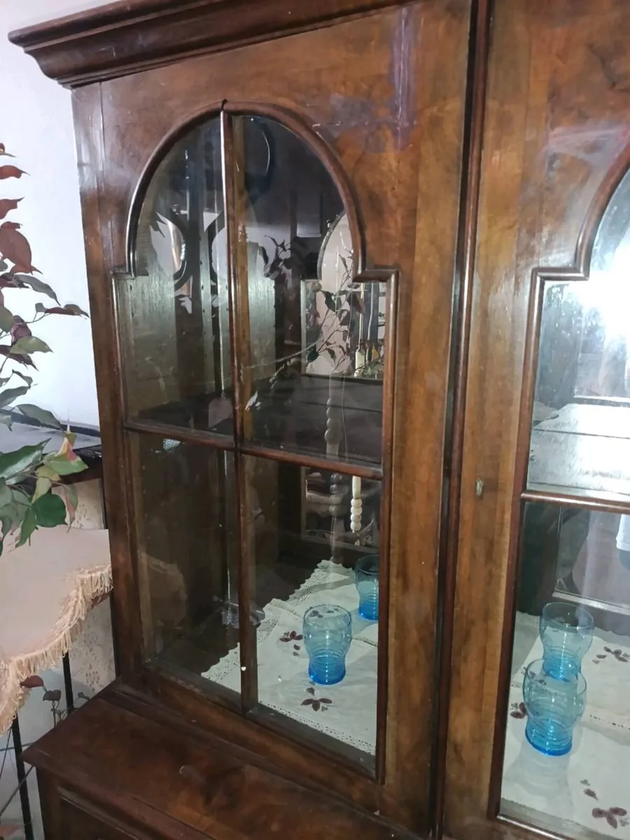 Antique cabinet - Image 4