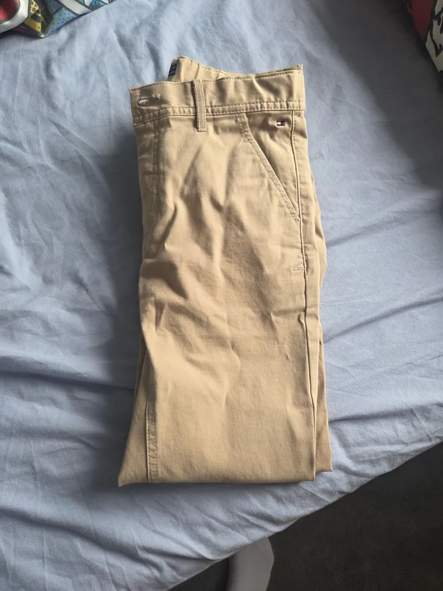 Tommy Hilfiger beige trousers - Image 2