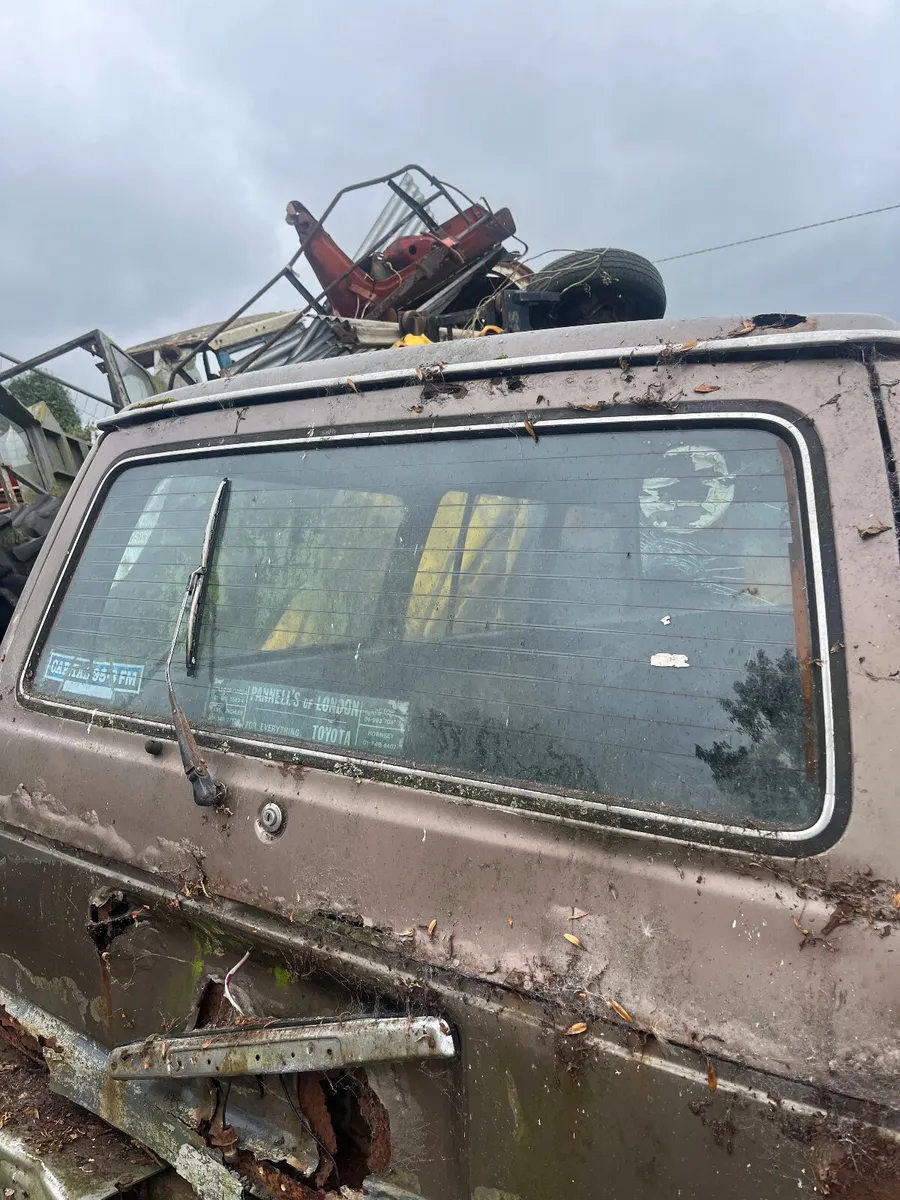 Land Cruiser Glass - Image 4