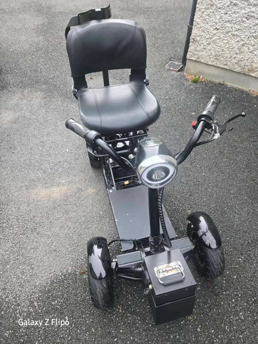 MOBILITY SCOOTER - Image 2