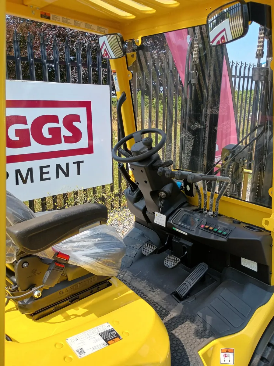 [03] Hyster H3.0A Forklift (Dublin Depot) - Image 2