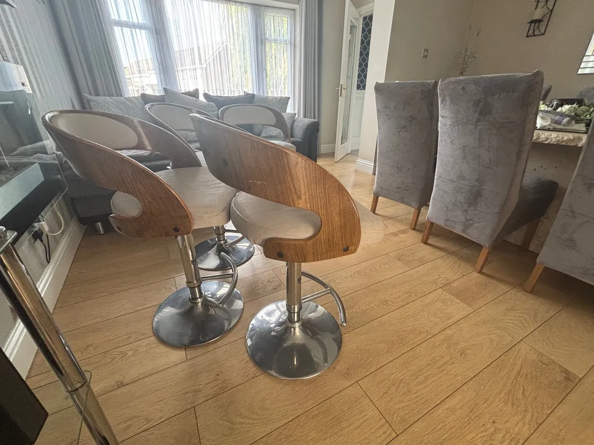 Free. Bar stool - Image 1