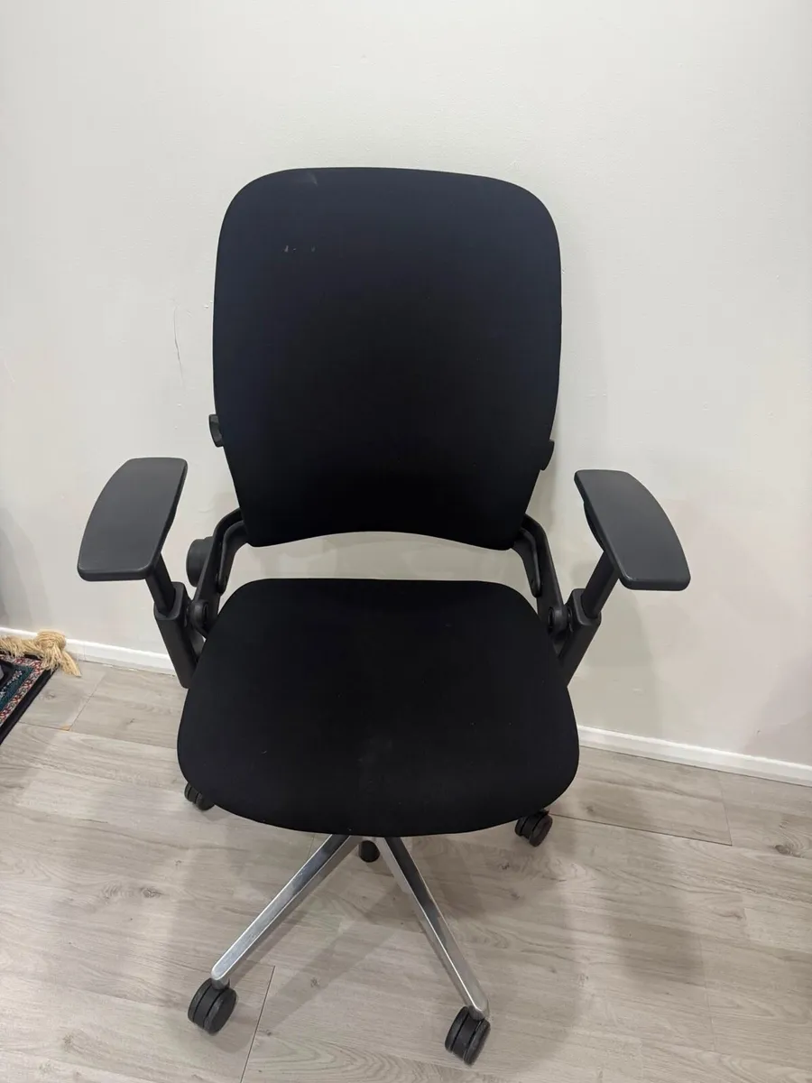 Steelcase Leap V2 Office Chair - Image 1