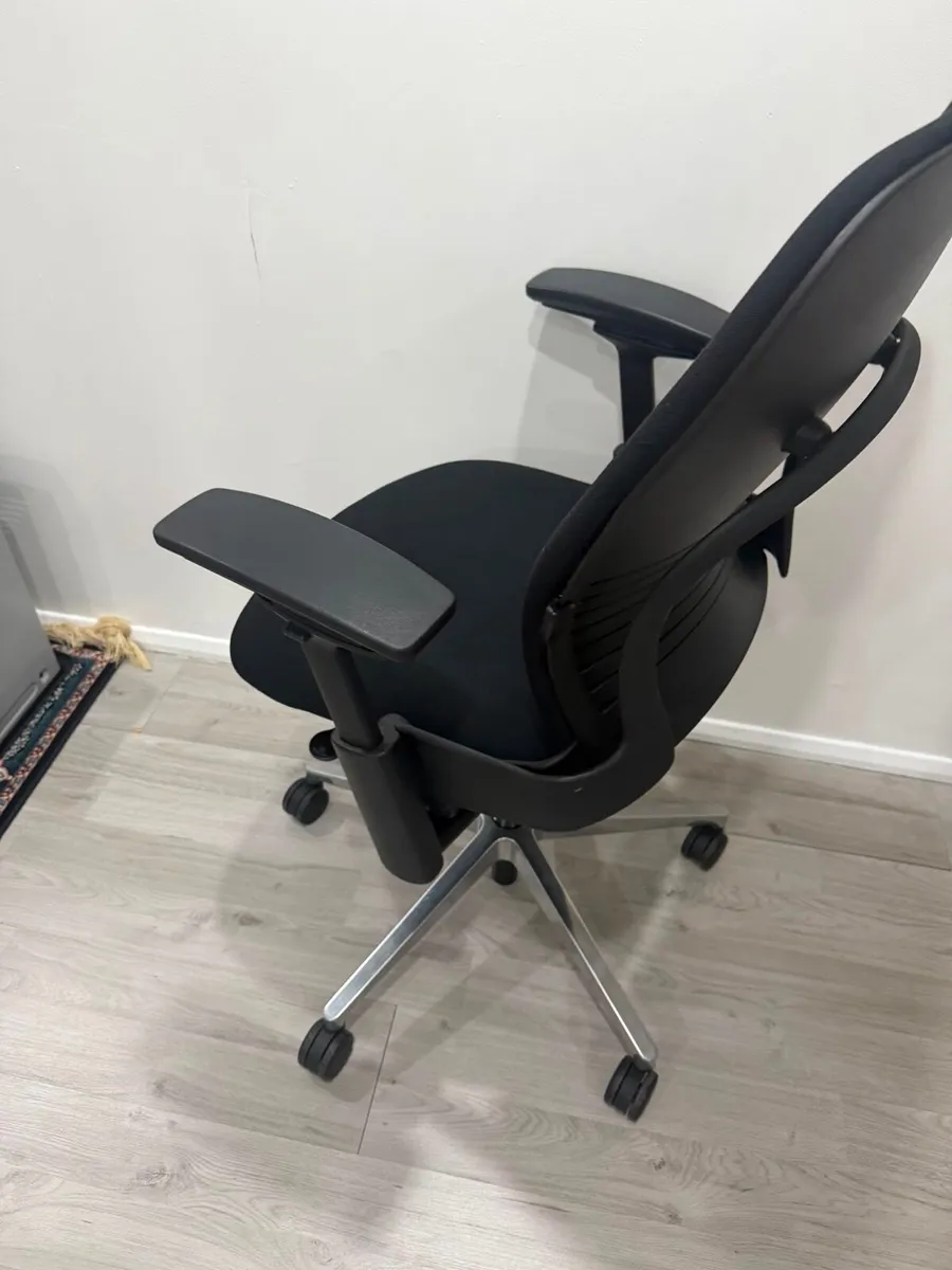 Steelcase Leap V2 Office Chair - Image 3
