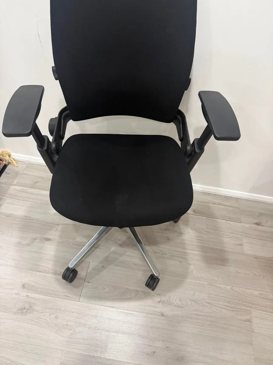 Steelcase Leap V2 Office Chair - Image 4
