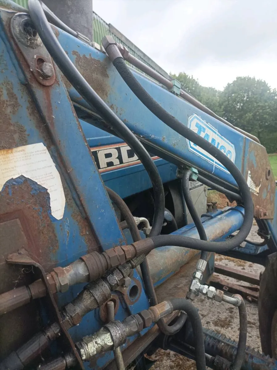 Tanco 878 loader and brackets - Image 2