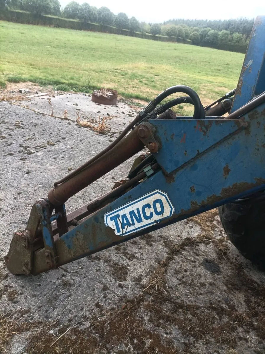 Tanco 878 loader and brackets - Image 3
