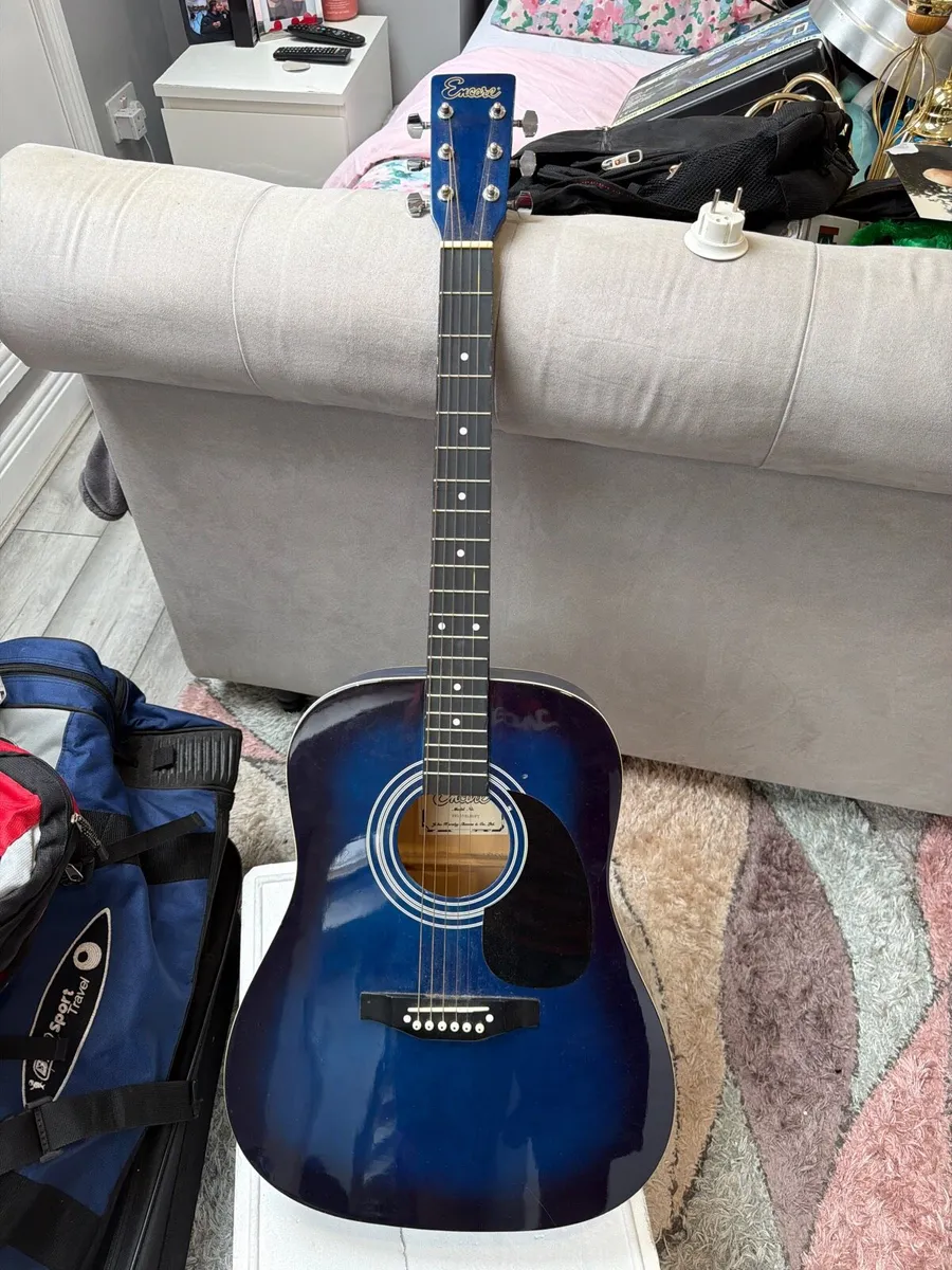 Guitar - Image 4