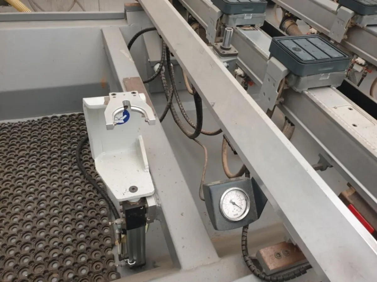 CNC Router - Image 2