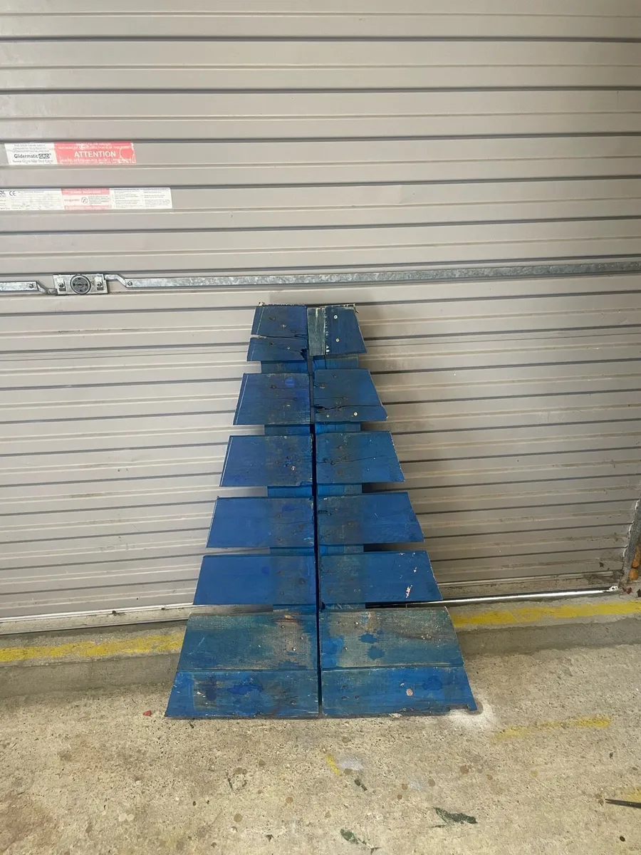 Pallet Christmas Tree - Image 3