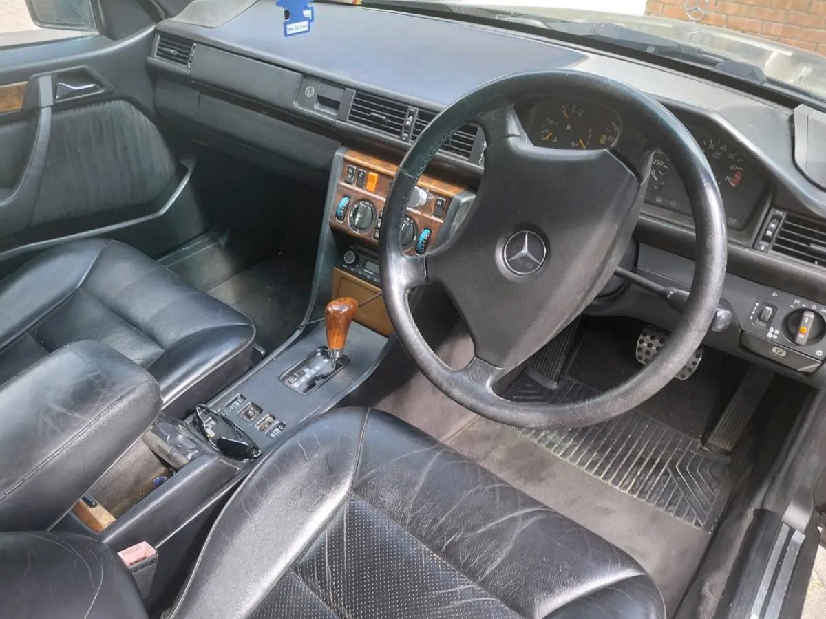Mercedes w124 300ce - Image 3