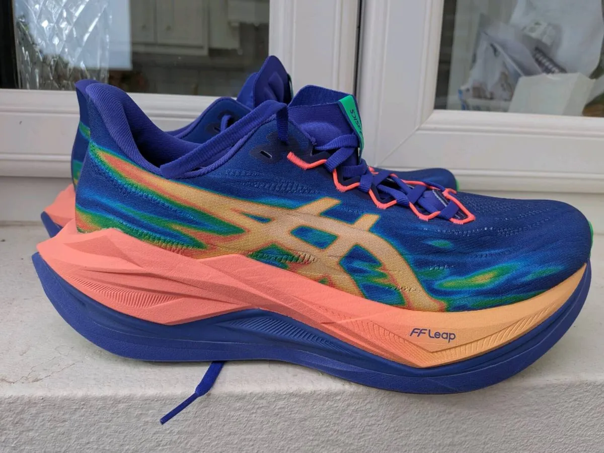 ASICS superblast 3 UK size 9 - Image 1