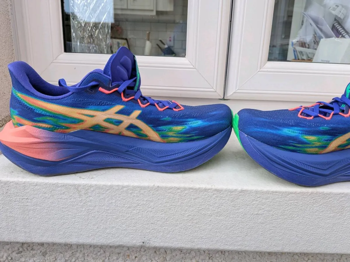 ASICS superblast 3 UK size 9 - Image 4
