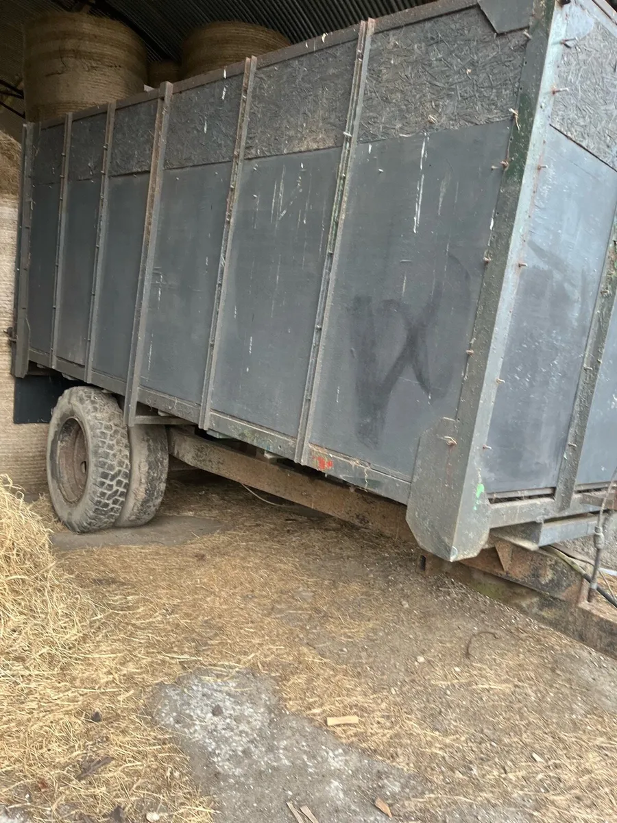 Grain trailer - Image 1